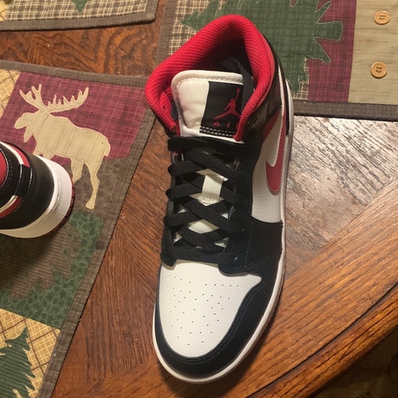 jordan 1 mid - Picture 2 of 6